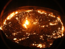 20 - Darvaza - Gas crater (hell's door)