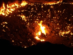24 - Darvaza - Gas crater (hell's door)